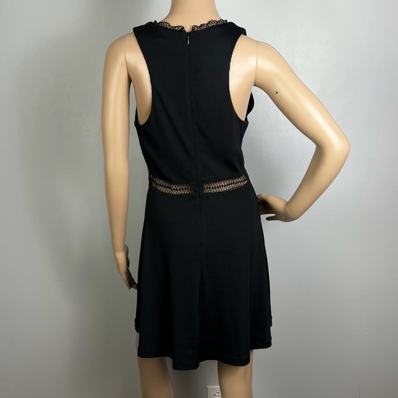 NEW NBD REVOLVE BLACK PLUNGING V-NECK MINI DRESS - Picture 7 of 8